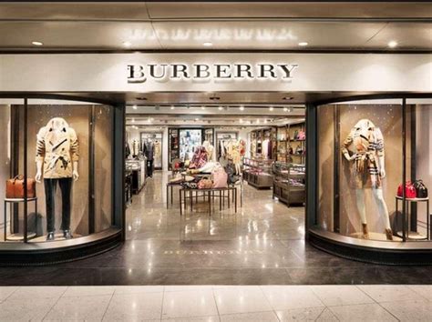 burberry via condotti affitto|Chiude Burberry in via Condotti a Roma: affitto raddoppiato a 6 .